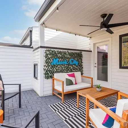 Pop Art 4br Near Downtown And Sleeps 10 Apartment *