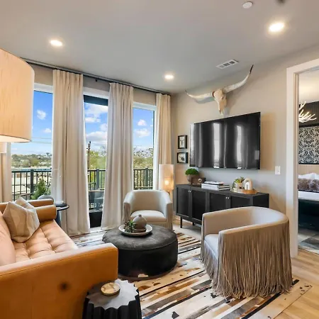 Bourbon And Beyond - Luxury Living - New, 6 Beds *
