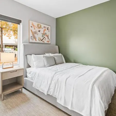 Landing Modern With Amazing Amenities *