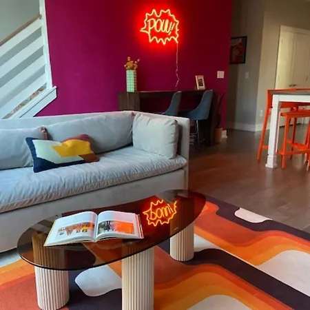 Pop Art 4br Near Downtown And Sleeps 10 Apartment Nashville