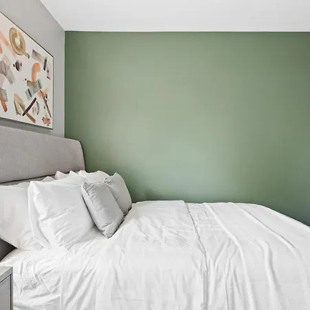 Apartment Landing Modern With Amazing Amenities *