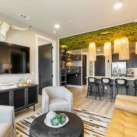 Bourbon And Beyond - Luxury Living - New, 6 Beds Apartment