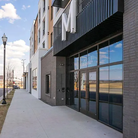 Muse-ic Luxury - Entire 5 Min To Broadway Apartment