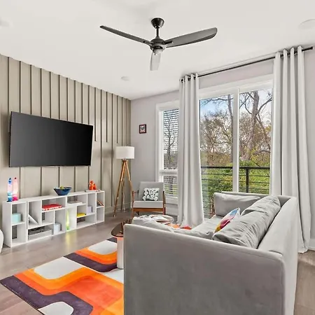 Pop Art 4br Near Downtown And Sleeps 10 * Nashville
