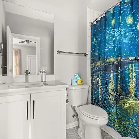 Pop Art 4br Near Downtown And Sleeps 10 Apartment *