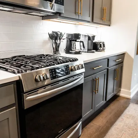 Apartment Modern East 4br Deck And Sleeps 10 Nashville