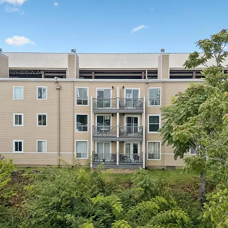 Stylish W Private Deck & River View *