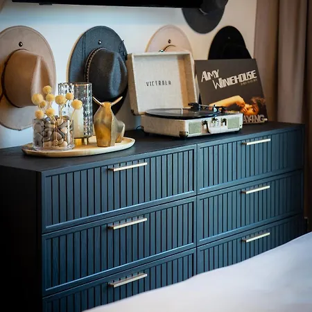 Bourbon And Beyond - Luxury Living - New, 6 Beds Apartment