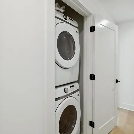 Apartment Modern 4br Townhouse Rooftop Lounge *