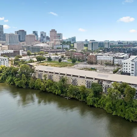 Apartment Stylish W Private Deck & River View *