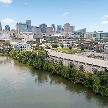 Stylish W Private Deck & River View Nashville