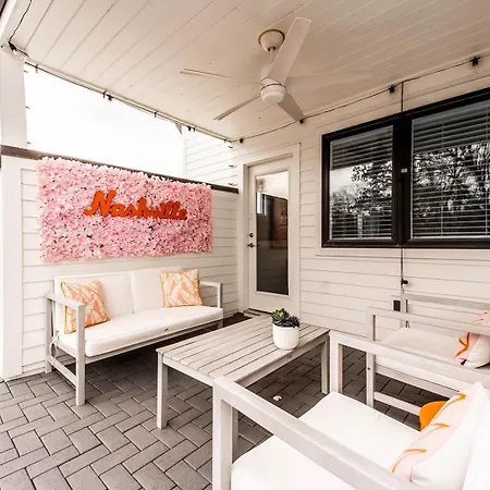 Apartment Modern East 4br Deck And Sleeps 10