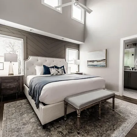 Modern East 4br Deck And Sleeps 10 * Nashville