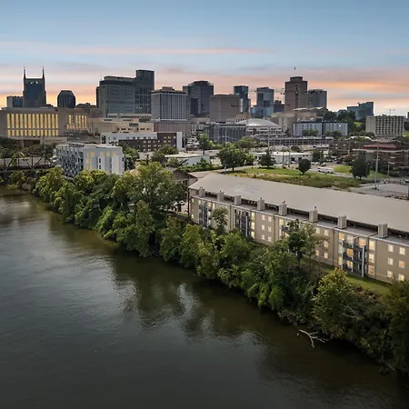 Stylish W Private Deck & River View Apartment Nashville