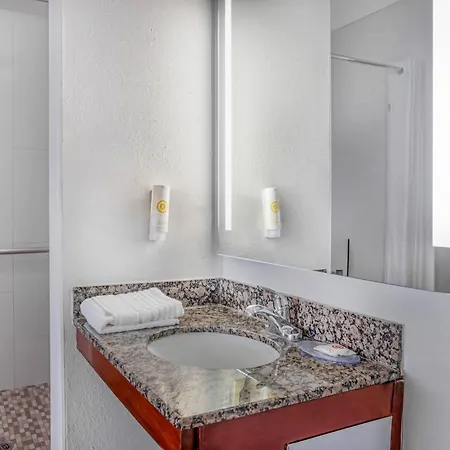 Comfort West Inn 4*