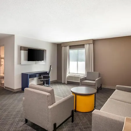 Hotel Comfort Airport - Bna 4*