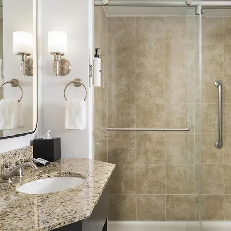 Hotel Embassy - At Vanderbilt 3*