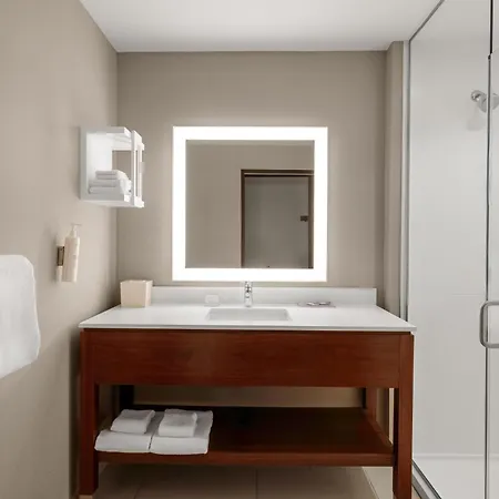 Hampton By Hilton Airport Century Place 3* Nashville