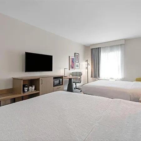 Hampton By Hilton Airport Century Place Hotel