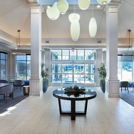 Hotel Crowne Plaza Airport By Ihg