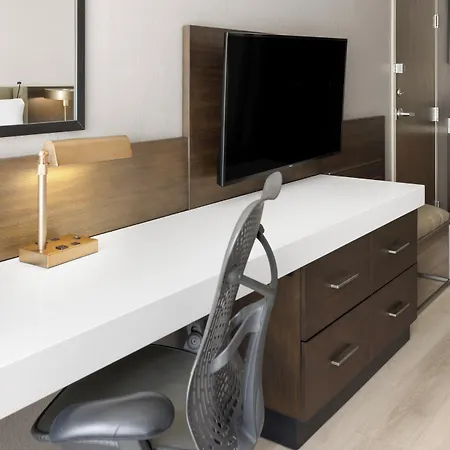 Hotel Crowne Plaza Airport By Ihg Nashville