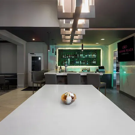 Crowne Plaza Airport By Ihg 3*