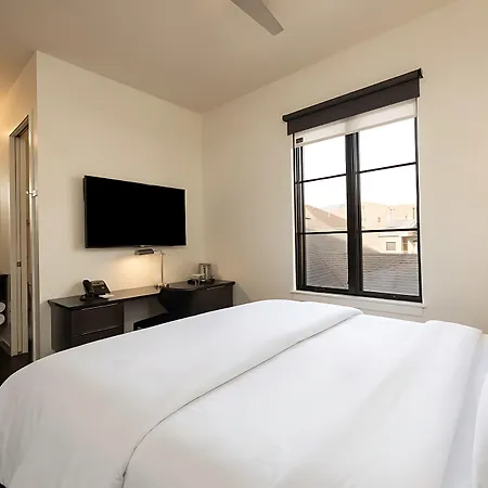 121 By Avantstay 4*