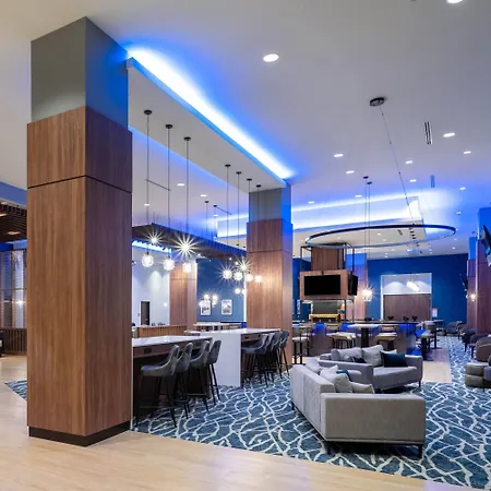 La Quinta & By Wyndham Downtown Stadium Hotel Nashville