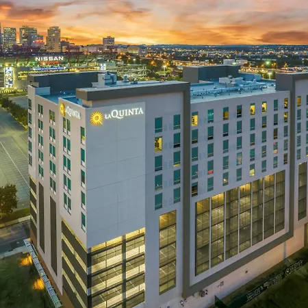 La Quinta & By Wyndham Downtown Stadium 3*