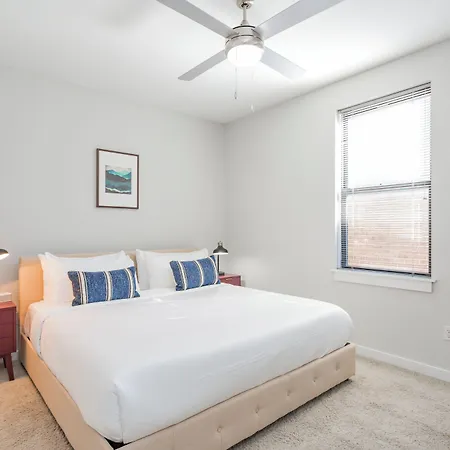 Cozysuites Music Row *
