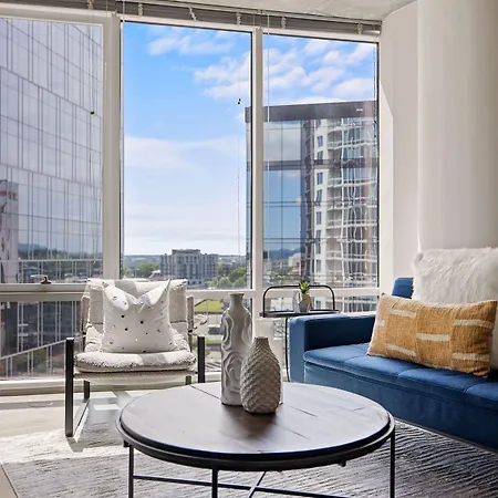 Hotel Placemakr Premier Sobro