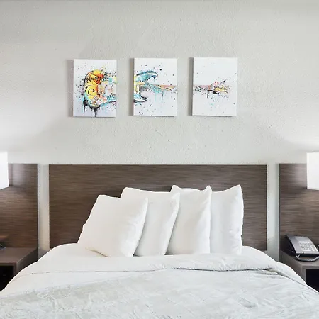 Hillside Crossing Hotel 3*