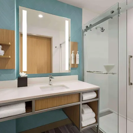 Hilton Garden West End Avenue Hotel 3*