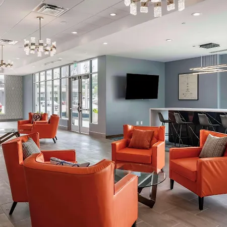 Cambria Airport Hotel