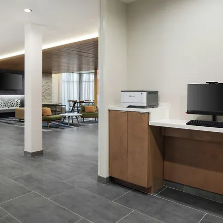 Hotel Fairfield By Marriott & Bellevue 3*