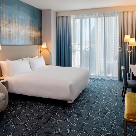 Tempo By Hilton Downtown Hotel 3*
