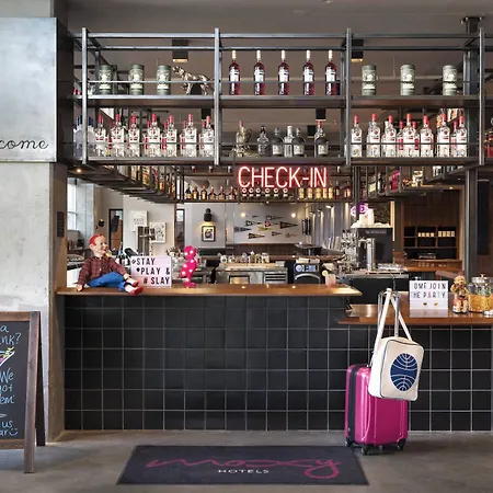 Moxy Vanderbilt Area 3*