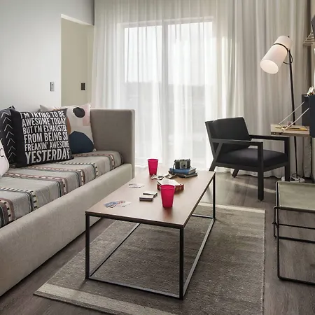 Moxy Vanderbilt Area Hotel 3*