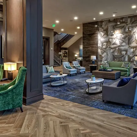 Hilton Hills Hotel 4*
