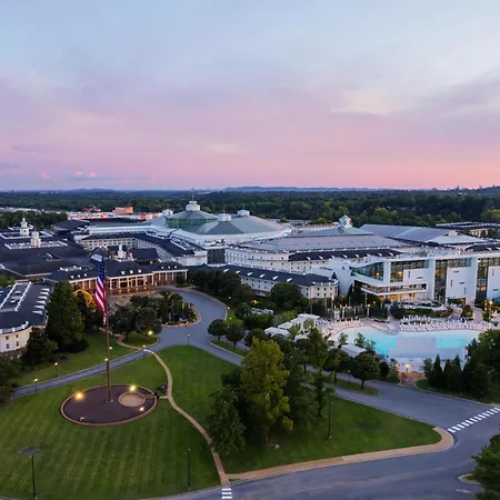 Hyatt Select Opryland 3*