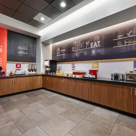 Hampton By Hilton Airport Century Place Nashville