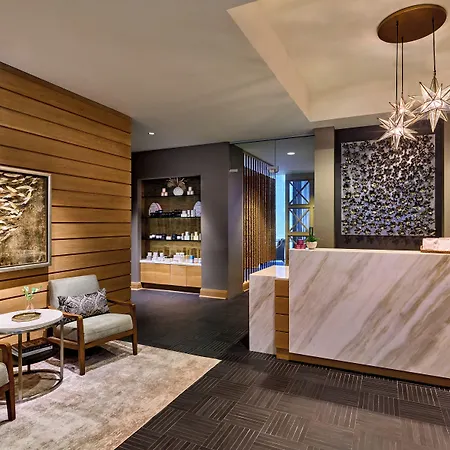Omni Hotel 4*