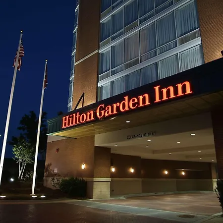 Hilton Garden Vanderbilt 3*