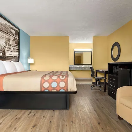 Super 8 By Wyndham Whites Creek/ Nw Area Hotel