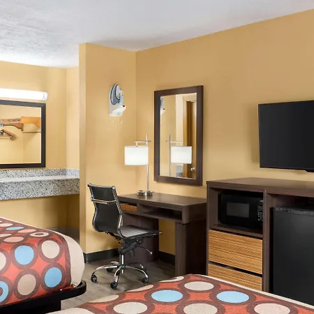 Super 8 By Wyndham Whites Creek/ Nw Area Nashville