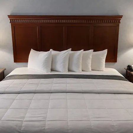 Quarters & Hotel 3*