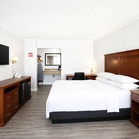 Quarters & 3* Nashville