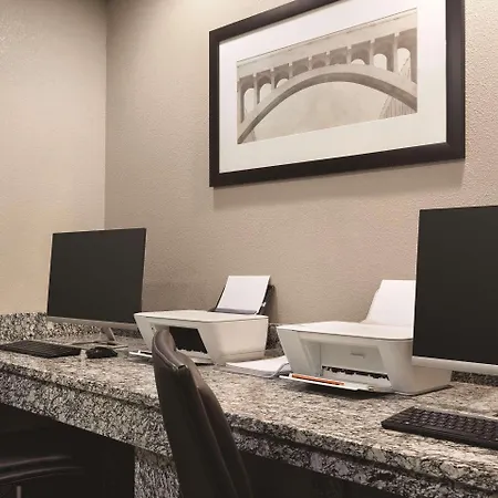Country & By Radisson, Airport East, Tn 4* Nashville