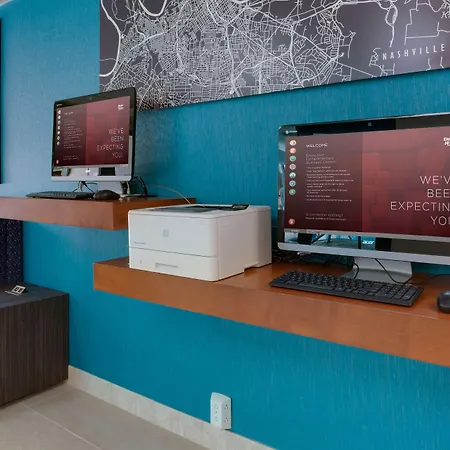 Drury & Airport Hotel 3*