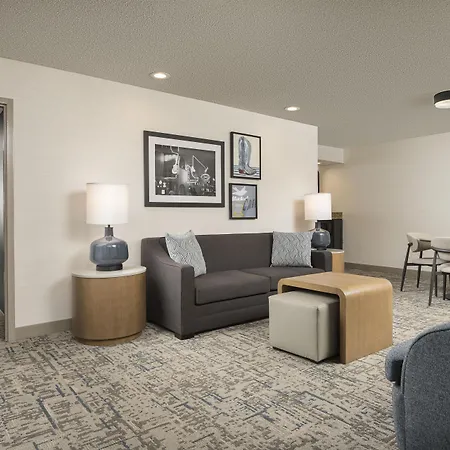 Hotel Embassy - At Vanderbilt 3*